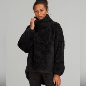 Lululemon WARMTH RESTORE LONG PULLOVER
Black
Size: 8